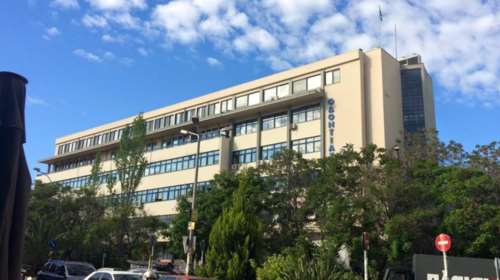 SOS εκπέμπει η Οδοντιατρική Σχολή Αθηνών