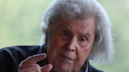 Μίκης:Δεν υπάρχει αμφιβολία. Είναι το τελευταίο μου βιβλίο. Αποσπάσματα