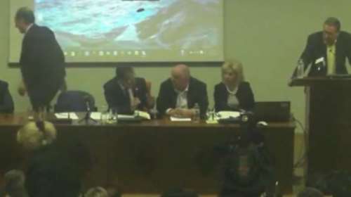 Ενταση και προσωρινή αποχώρηση Σταθάκη στην Κοζάνη