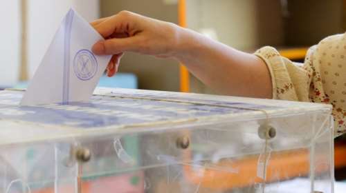 Δημοσκόπηση: Έως 13% μπροστά η ΝΔ από τον ΣΥΡΙΖΑ, τρίτο το ΚΚΕ