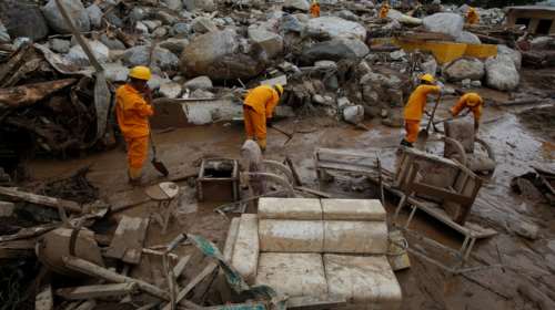 Δεκάδες νεκροί και τραυματίες από κατολισθήσεις στην Κολομβία