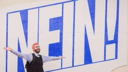 Ο Λονδρέζος Μάικλ Λάντι δίνει φωνή στους Αθηναίους στη Διπλάρειο