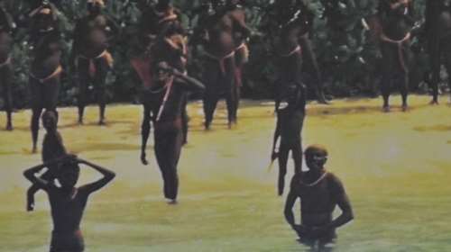 Αυτή είναι η πιο άγρια φυλή στον κόσμο. Σκοτώνει όποιον πλησιάσει (Βίντεο)