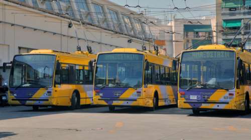 Ακίνητα  αύριο 11-4 τα τρόλεϊ  λόγω...γενικής συνέλευσης