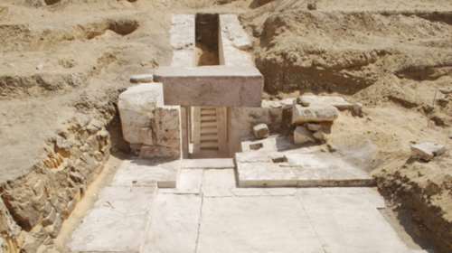 Πυραμίδα ηλικίας 3.700 ετών βρέθηκε κοντά στο Κάιρο