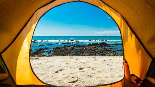 38 βουλευτές του ΣΥΡΙΖΑ ζητούν νόμιμο ελεύθερο κάμπινγκ