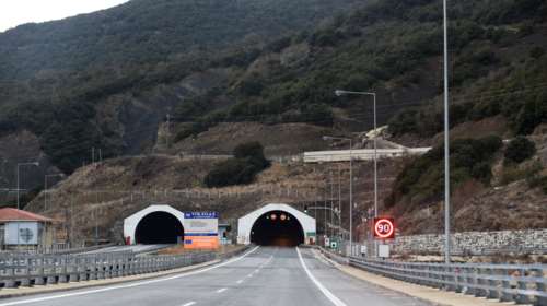 Τροχαίο στην Εγνατία με εμπλοκή πούλμαν που μεταφέρει μαθητές