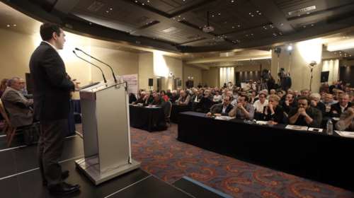 Γκρίνιες, "καρφιά" και ενστάσεις πριν το "ναι" στα νέα μέτρα