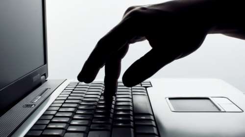 Βρήκε όσα του έκλεψαν,  σε αγγελία πώλησης στο internet!