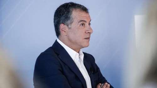 Θεοδωράκης για εγκαίνια Τσίπρα: Δρόμοι στρωμένοι με χρυσάφι