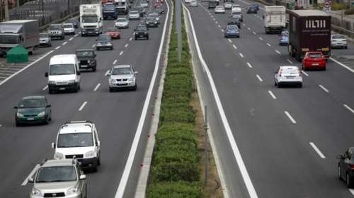 Τροπολογία επαναφέρει τα τέλη κυκλοφορίας με το μήνα - παράταση για