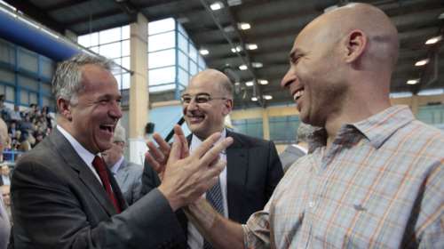 Αμυράς για Survivor: Πώς λένε τον ράπερ που σπάει καρύδες με τσεκούρι;