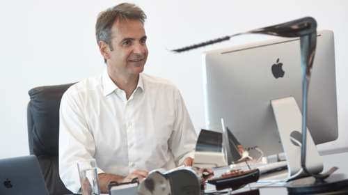 Ο Κυριάκος πανηγυρίζει για τον Αντετοκούνμπο μέσω Twitter