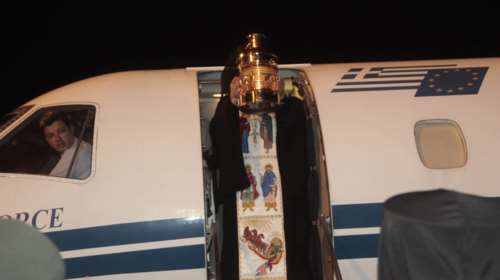 Πώς θα φτάσει το Άγιο Φως στην Αθήνα - Ποιοι θα το συνοδεύουν