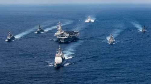 Tο αεροπλανοφόρο USS Carl Vinson στη Νότια Κορέα