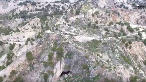 Η σπηλιά του Νταβέλη για πρώτη φορά από ψηλά