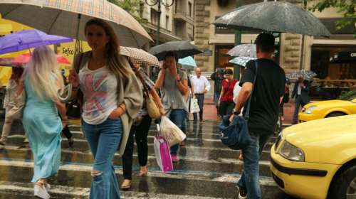 Ο καιρός σήμερα: Άνοδος θερμοκρασίας με τοπικές βροχές