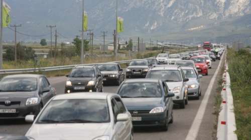 Οργή για την ταλαιπωρία, συνεχίζεται η επιστροφή των εκδρομέων