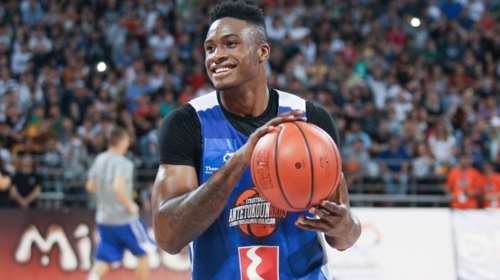 Η ΑΕΚ &quot;έκλεισε&quot; τον Θανάση Αντετοκούνμπο