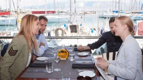 Σε ποιόν έκανε δώρο μια λευκή πουκαμίσα η Μαρέβα;