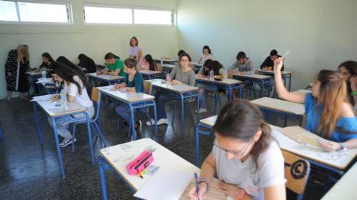 Τι θα ισχύσει για τις επαναληπτικές εξετάσεις στα σχολεία