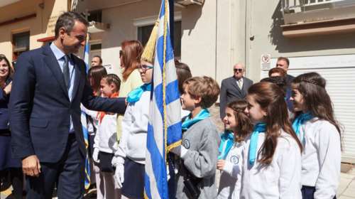 Η ατάκα που άφησε ...άφωνο τον Κυριάκο Μητσοτάκη στη Νάουσα