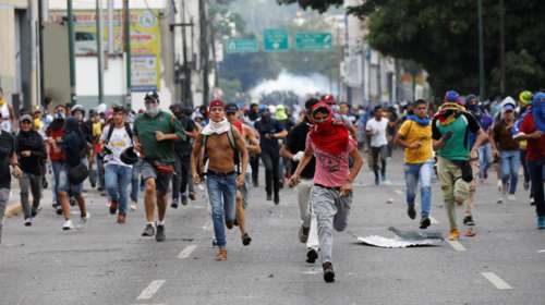 Στους 11 οι νεκροί στη Βενεζουέλα, συνεχίζονται οι διαδηλώσεις κατά Μαδούρο