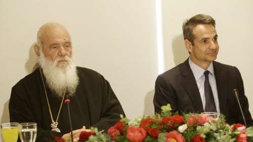 Μπροστά στον Ιερώνυμο ο Κυριάκος «κάρφωσε» άγρια τον Τσίπρα