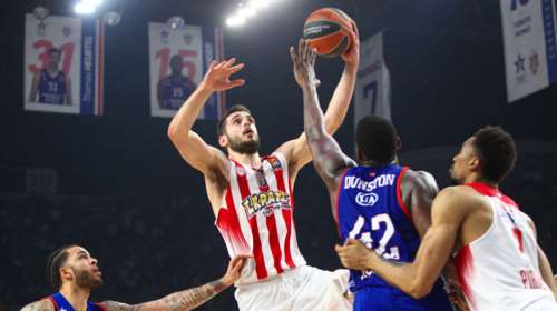 Ο Ολυμπιακός νίκησε 62-74 την Εφές και επιστρέφει στον Πειραιά