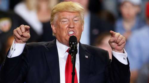 O Τραμπ επιτίθεται ξανά στα «ανέντιμα» ΜΜΕ