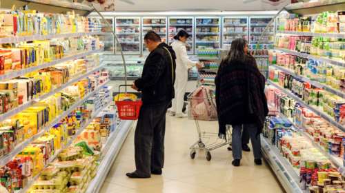 Αυξήσεις φωτιά στα τρόφιμα το &#39;17, εξαντλούνται οι καταναλωτές