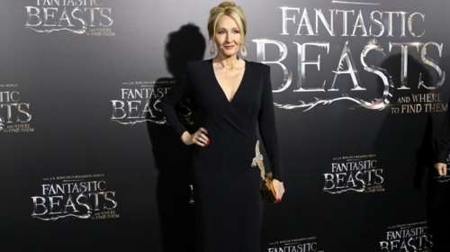 Δεν κάνει πίσω στον πόλεμο με τον Τραμπ η Τζ. Κ. Ρόουλινγκ