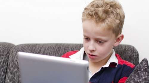 Τι είναι η «Μπλε Φάλαινα»: Ο νέος κίνδυνος για τα παιδιά στο διαδίκτυο