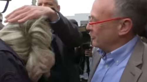 Γαλλία: Πέταξαν αβγά κατά της Μαρίν Λεπέν στη Βρετάνη video