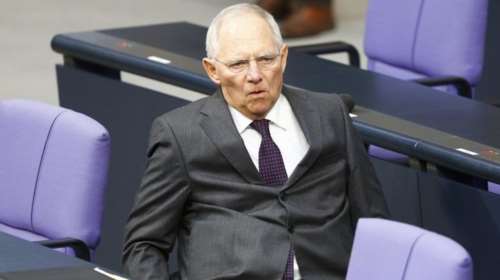 Ο Σόιμπλε σπρώχνει το θέμα του χρέους μακρύτερα από το 2018