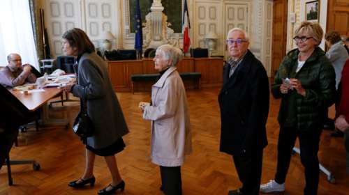 Αντίστοιχη με τον 1ο γύρο η προσέλευση των Γάλλων στις κάλπες