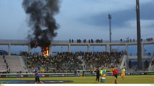 Οι χούλιγκανς τρομοκράτησαν μέχρι τα ball boys του σταδίου!