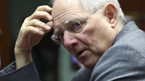 Απορρίπτει ο Σόιμπλε τις προτάσεις Μακρόν για τις αλλαγές στην Ευρωζώνη