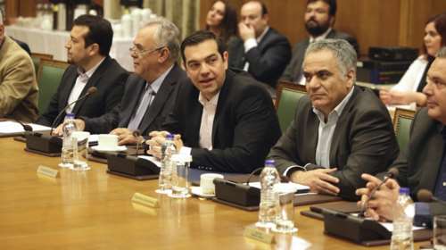 Γκρίνιες για τους υπουργούς: Ποιοι έχουν πάρει &quot;κίτρινη κάρτα&quot;