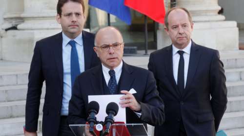 Γαλλία: Παραιτήθηκε η κυβέρνηση του Μπερνάρ Καζνέβ