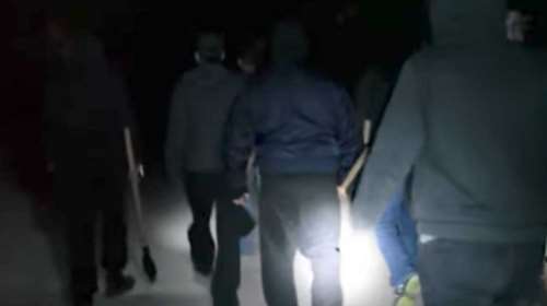 Μέλη του Ρουβίκωνα κάνουν νύχτα περιπολία στο Πεδίον του Αρεως - video