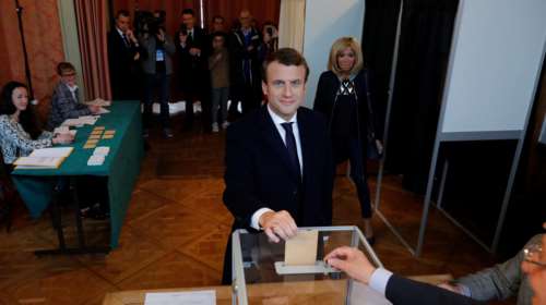 Οι υποψήφιοι βουλευτές του Μακρόν: 214 ανδρες, 214 γυναίκες