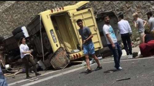 Ανατροπή λεωφορείου στην Τουρκία: Τουλάχιστον 20 νεκροί