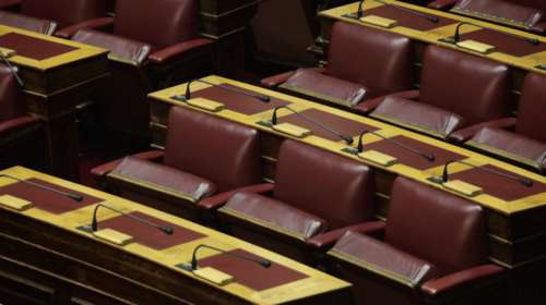 «Μαχαίρι» στο αφορολόγητο των βουλευτών με το πολυνομοσχέδιο