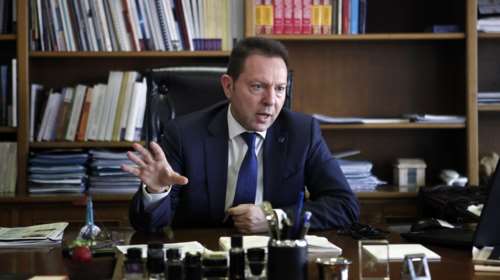 Κύκλοι Στουρνάρα: Μυθεύματα ότι προετοιμάζει πολιτικό φορέα