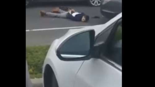 Βίντεο-σοκ: 15χρονος κείτεται νεκρός στην άσφαλτο από σφαίρα αστυνομικού