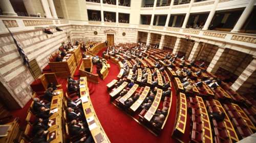 Live η συζήτηση στη Βουλή για πολυνομοσχέδιο και νέα μέτρα