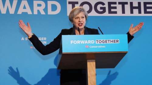 Μέι: Ενίσχυση του κράτους και μέτρα για τις αποδοχές διευθυντών