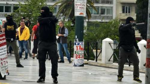 Φόβος στην ΕΛΑΣ από τα πυροτεχνήματα των αντιεξουσιαστών