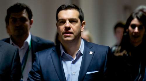 Stratfor: Ο Τσίπρας πρέπει να κρατά μικρό καλάθι για το χρέος
